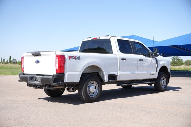 Used 2025 White Ford XL image 3