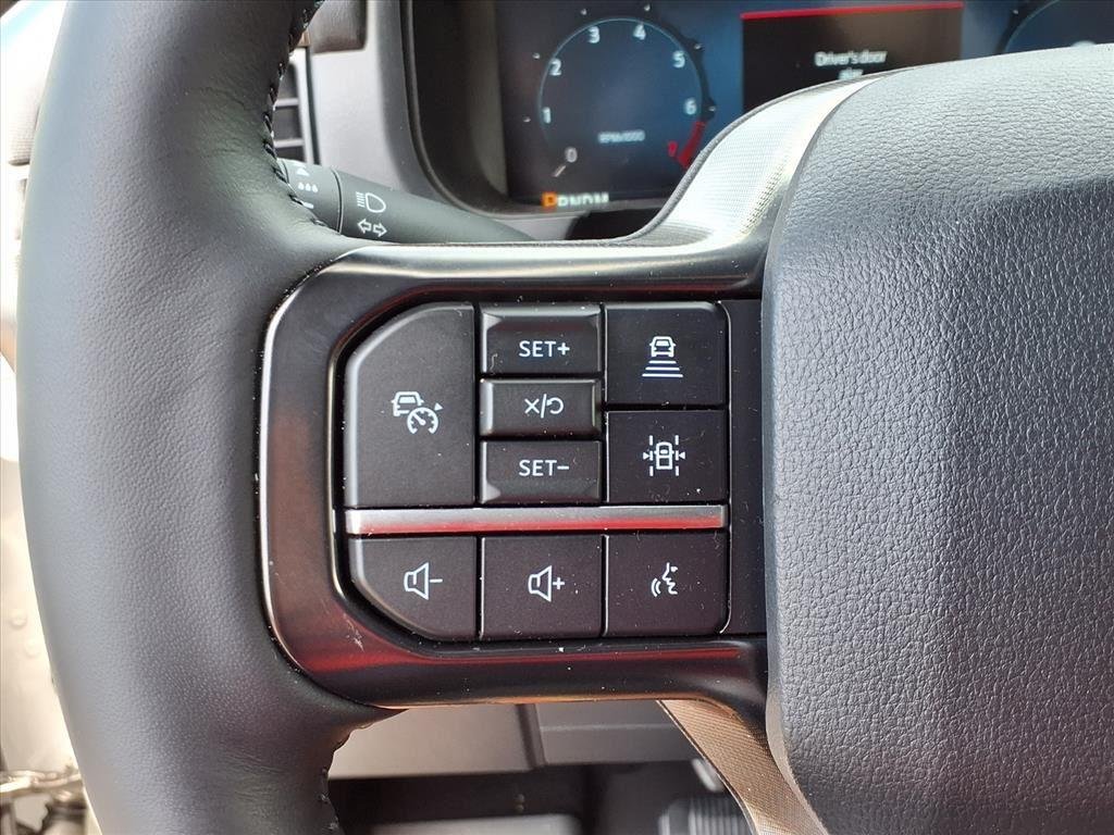 New 2025 Star White Metallic Tri-Coat Ford Platinum image 16