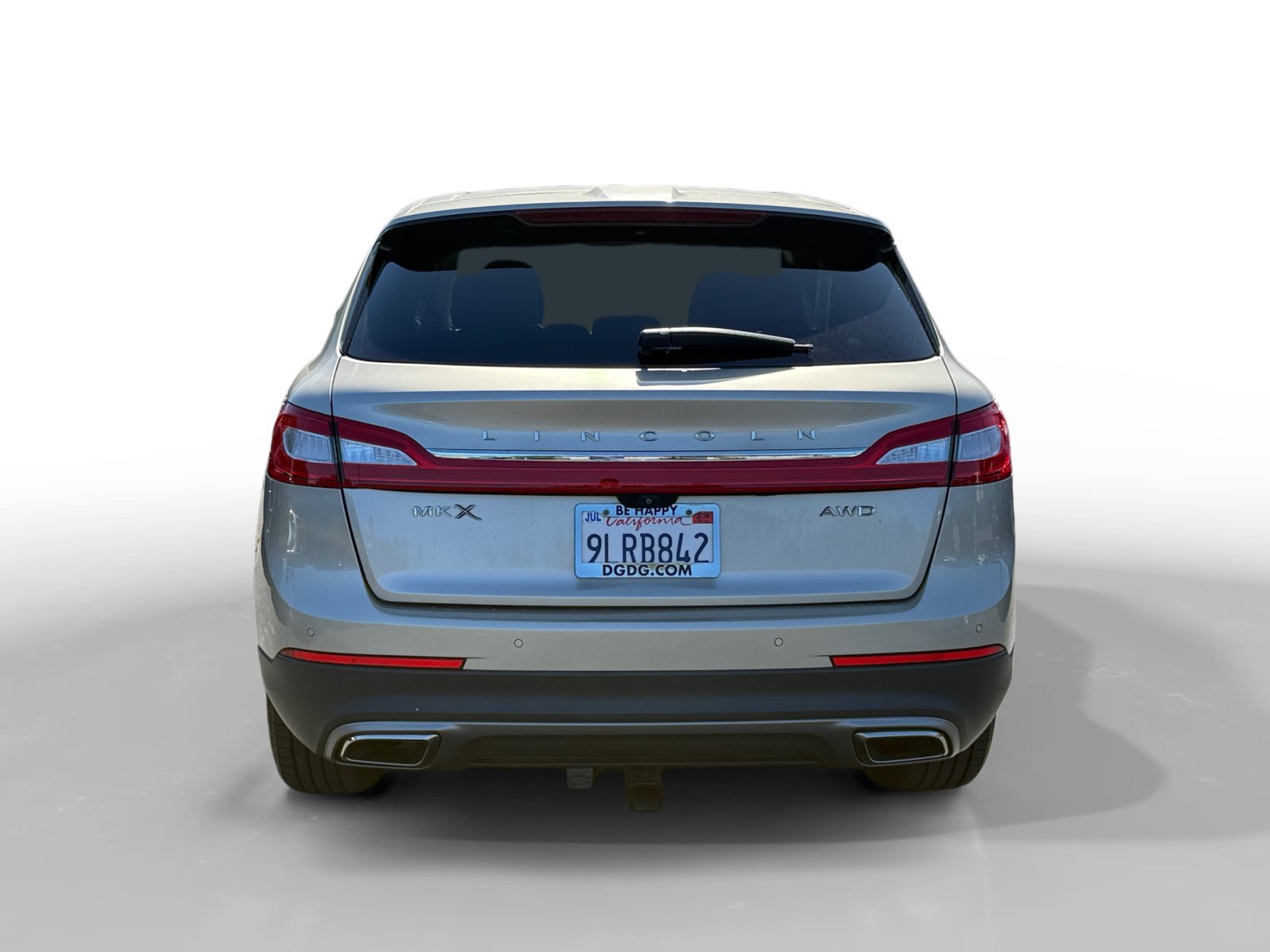Used 2017 White Gold Metallic Lincoln Select image 4