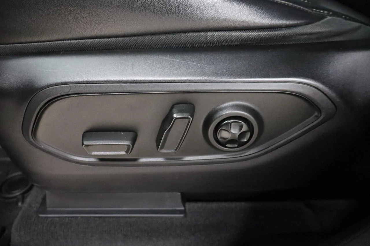 Used 2021 Silver Zynith Jeep Limited image 14