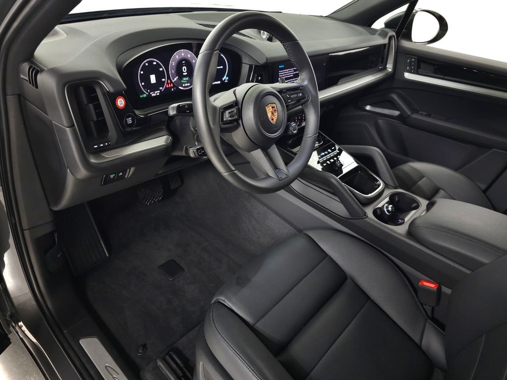 Used 2025  Porsche Base image 17