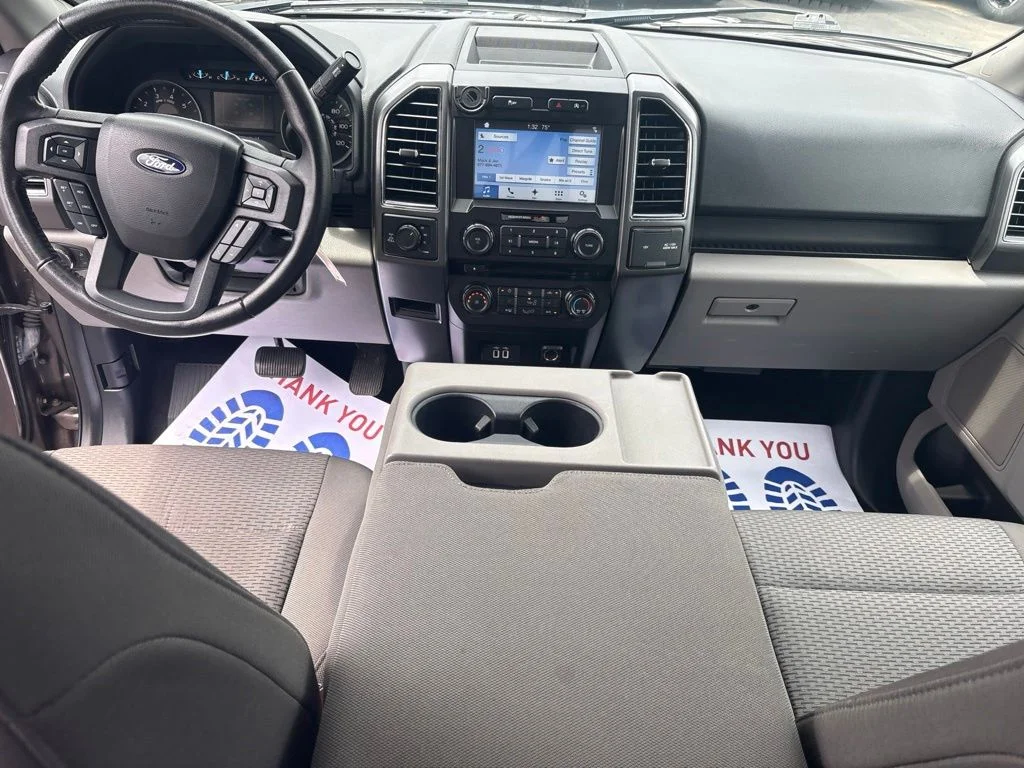 Used 2018 Gray Ford XLT image 32