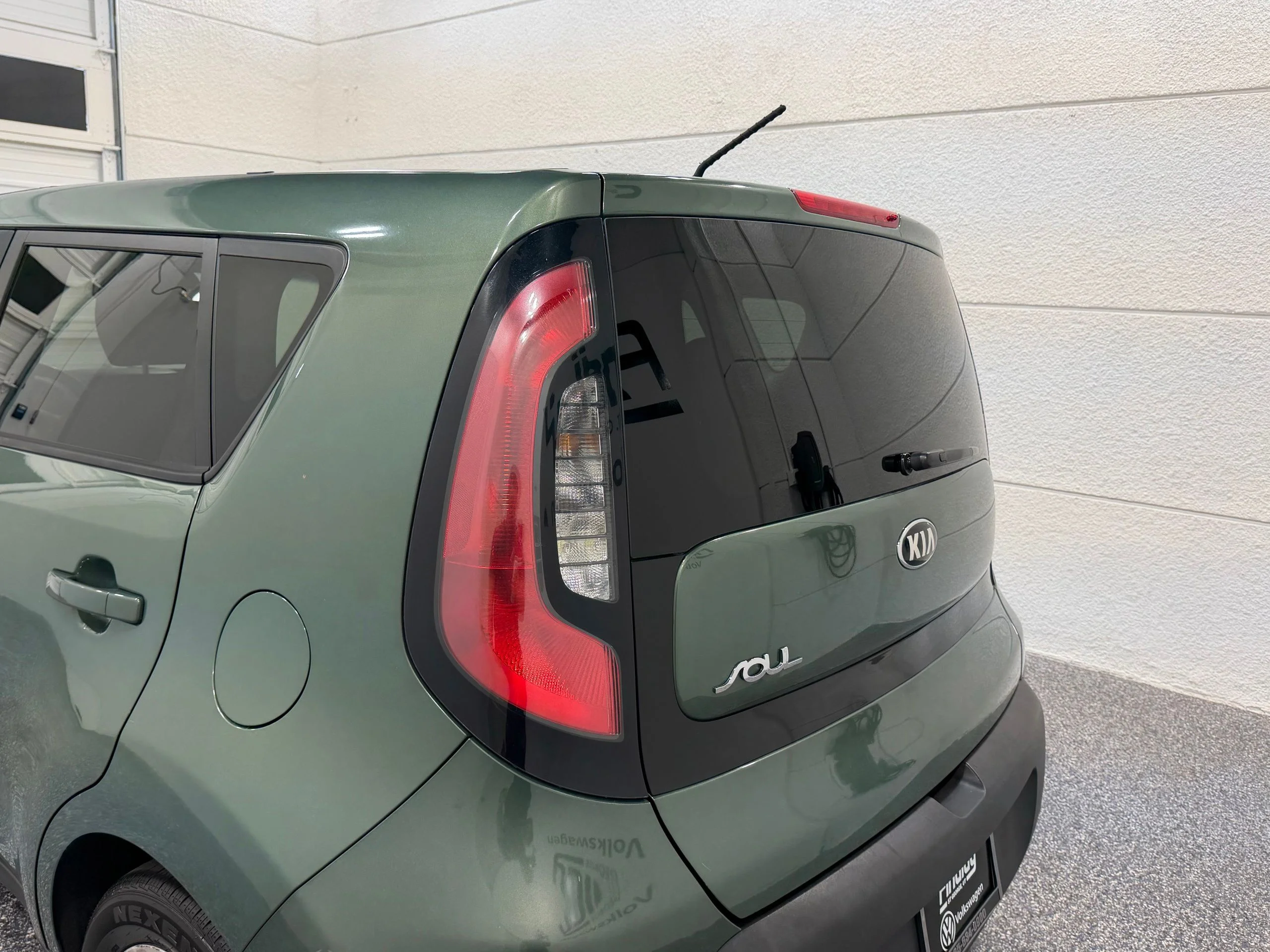 Used 2014 Green Kia Plus image 16