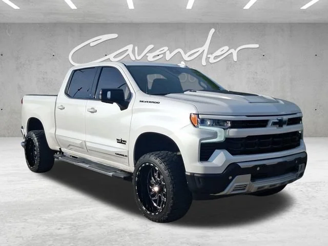 Used 2023 IRIDESCENT PEARL TRICOAT Chevrolet LTZ image 2
