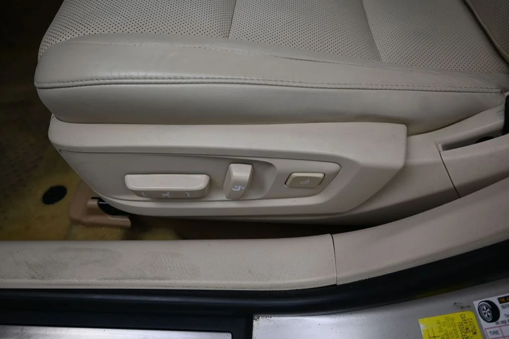 Used 2013 Beige Lexus 300h image 14