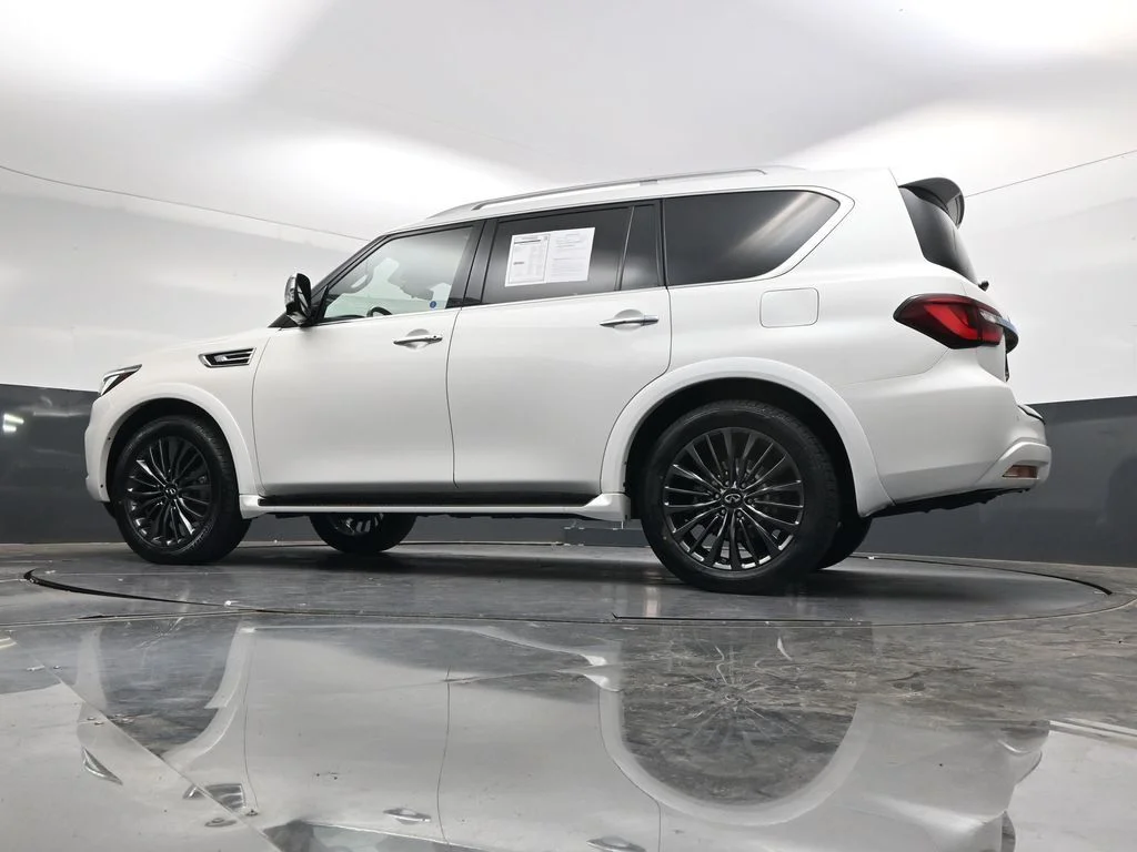 Used 2023 White INFINITI Sensory image 47