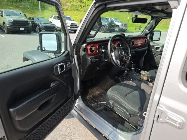 Used 2021 Silver Jeep Unlimited Rubicon image 20