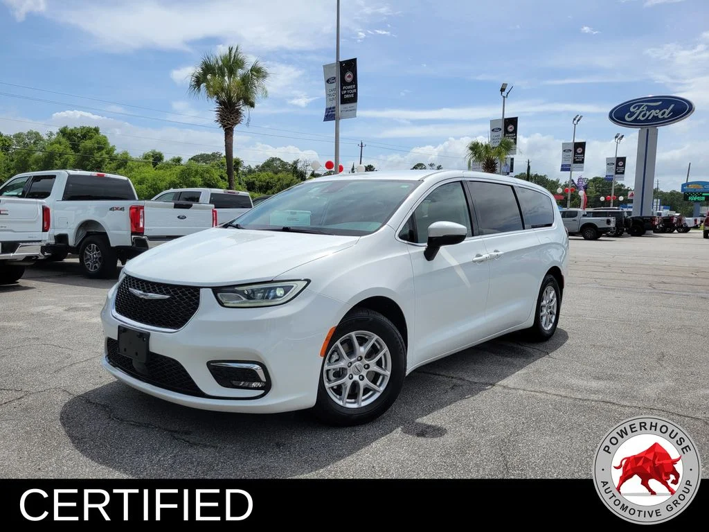Used 2023 White Chrysler Touring L image 1