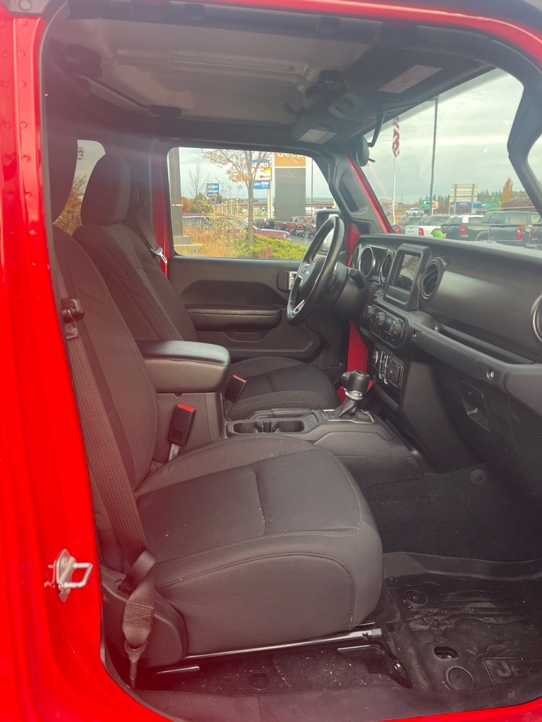 Used 2020 Red Jeep Sport image 19
