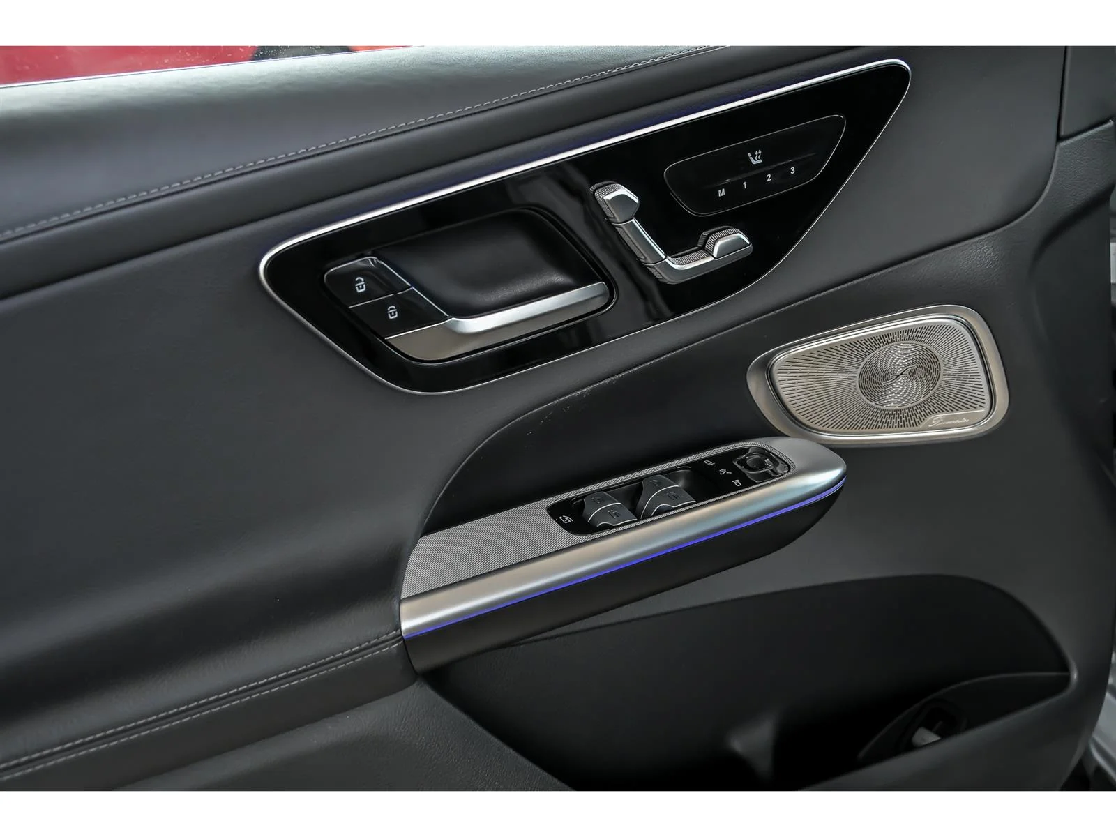 Used 2023 Silver Mercedes-Benz GLC 300 4MATIC® image 9