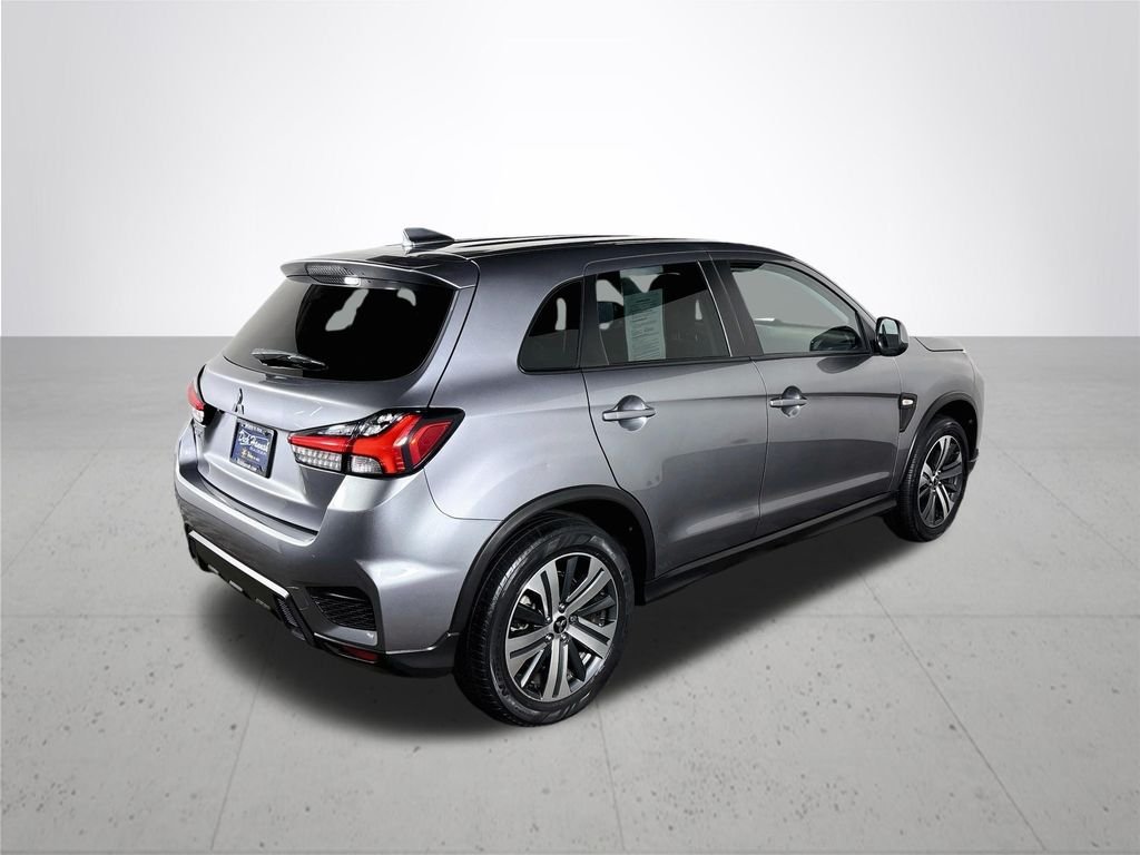 Used 2022  Mitsubishi 2.0 ES image 6