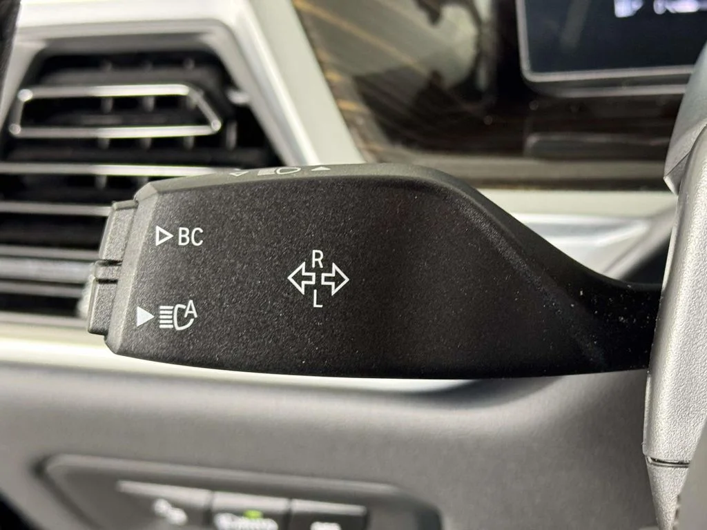 Used 2026 Gray BMW xDrive40i image 19