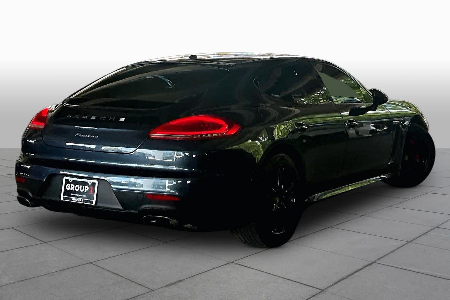 Used 2014 Yachting Blue Metallic Porsche  image 12