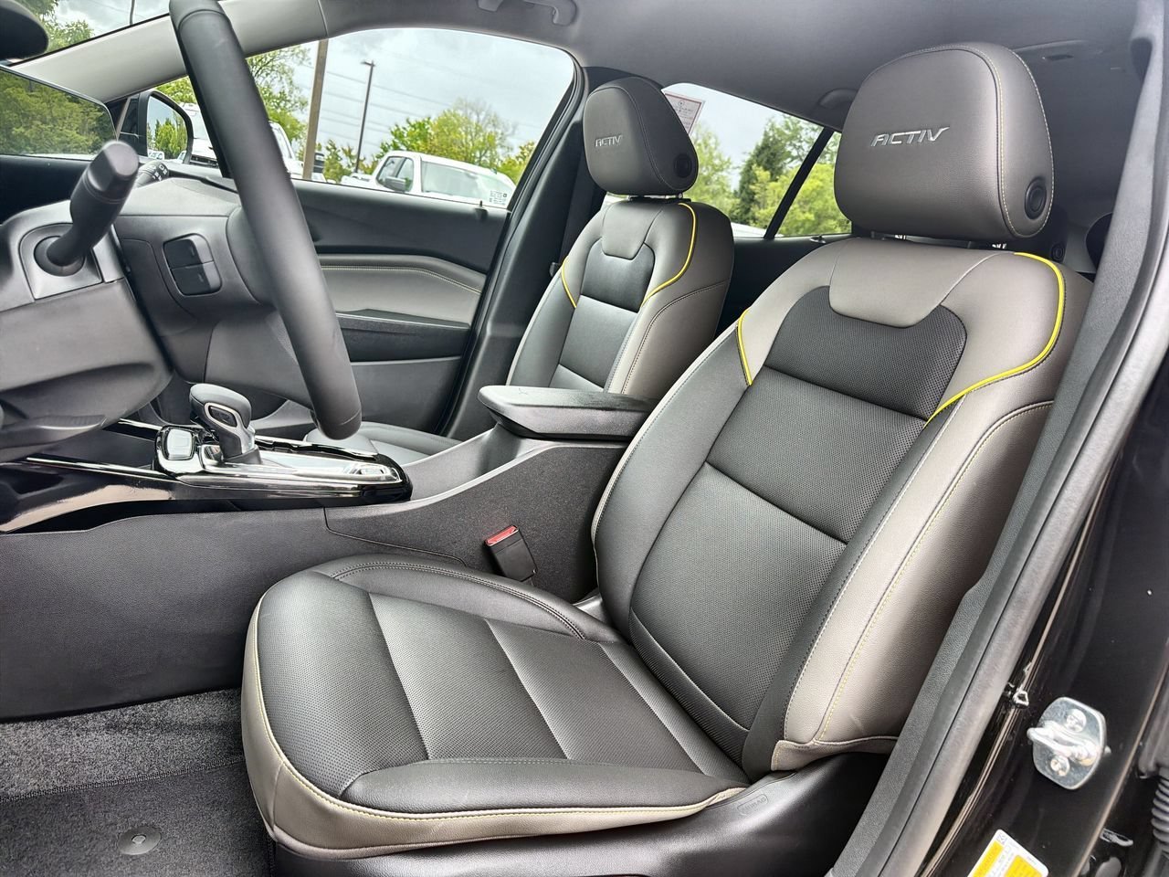 New 2026 Mosaic Black Metallic Chevrolet ACTIV image 16