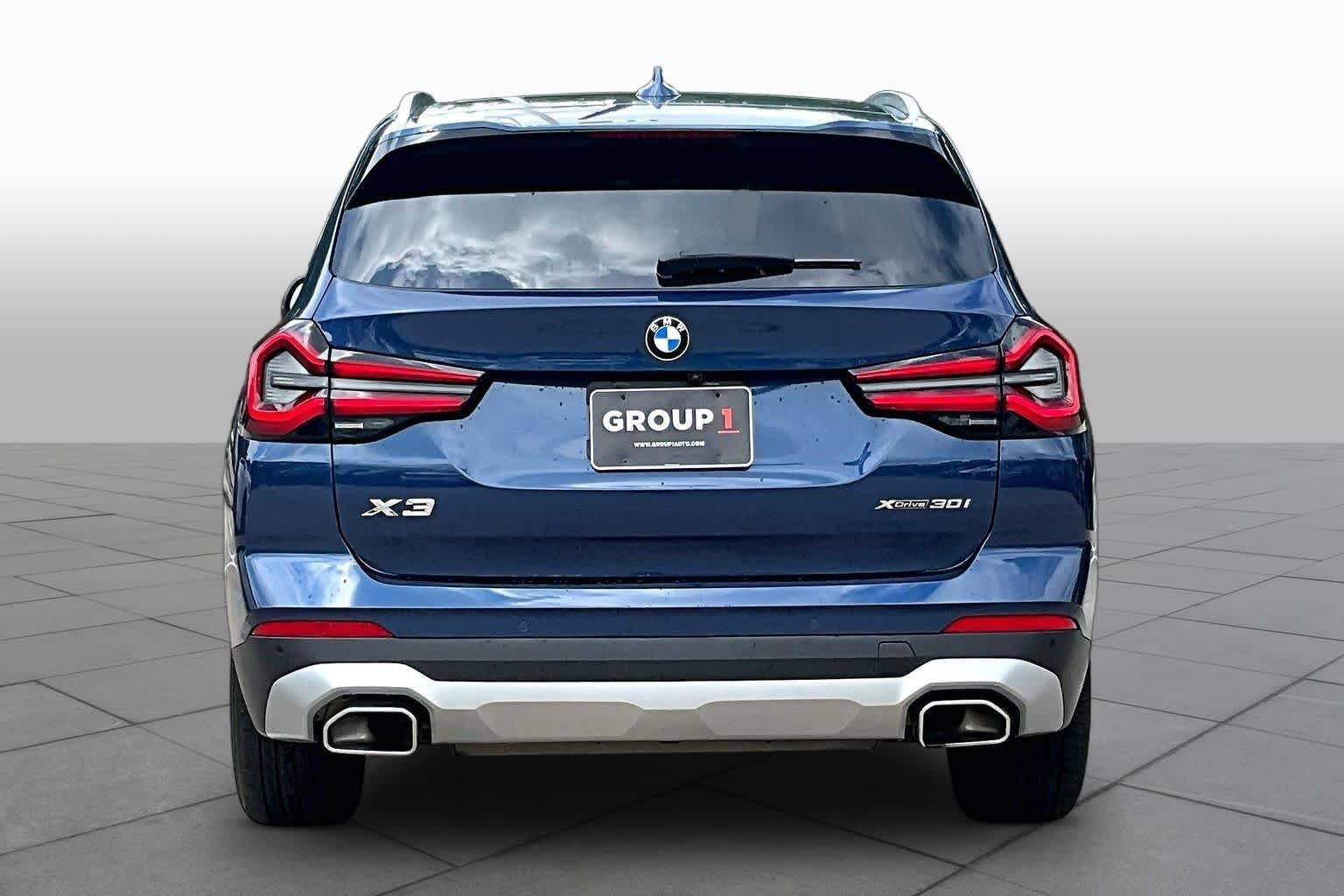 Used 2022 Phytonic Blue Metallic BMW xDrive30i image 4