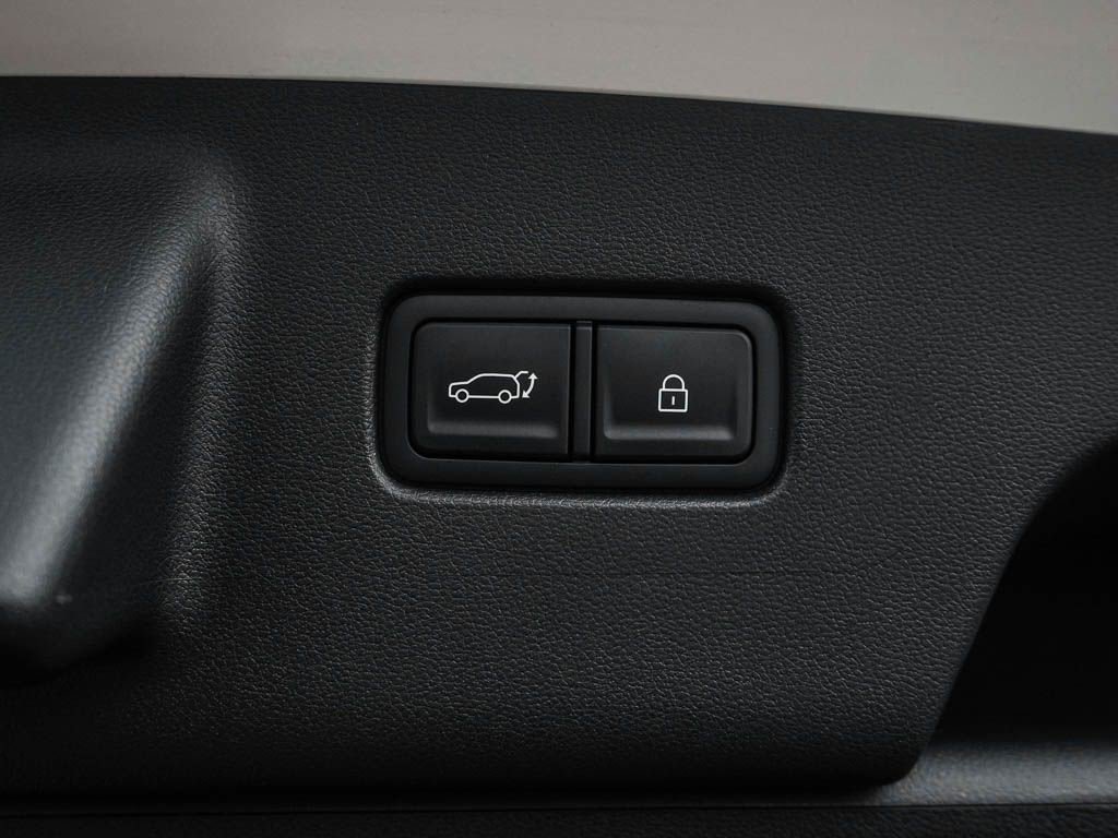 New 2026 Creamy White Pearl Hyundai SEL 7P AWD image 9