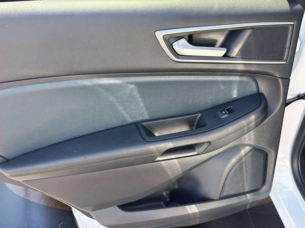 Used 2022 Oxford White Ford SEL image 14