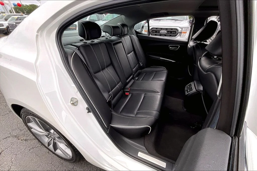Used 2020 Platinum White Pearl Acura 3.5L Technology Pkg image 26
