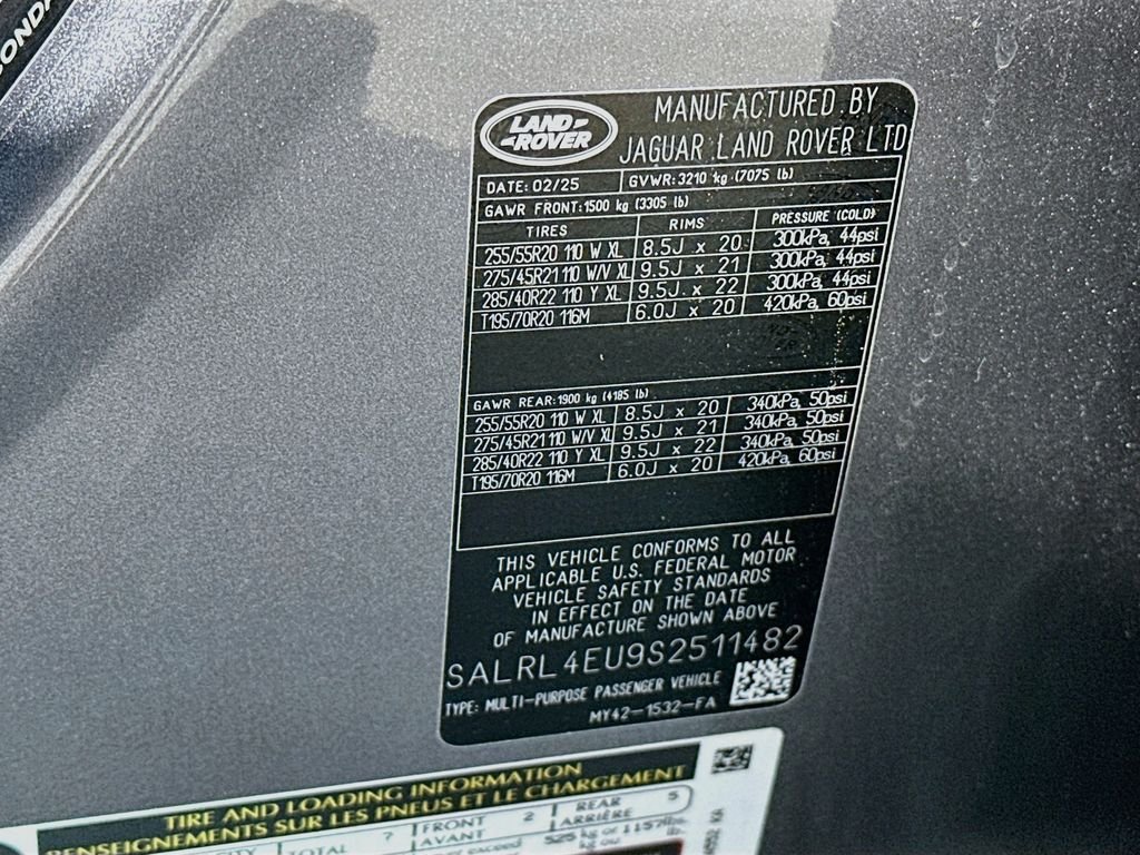 Used 2025 Gray Land Rover Dynamic SE image 35