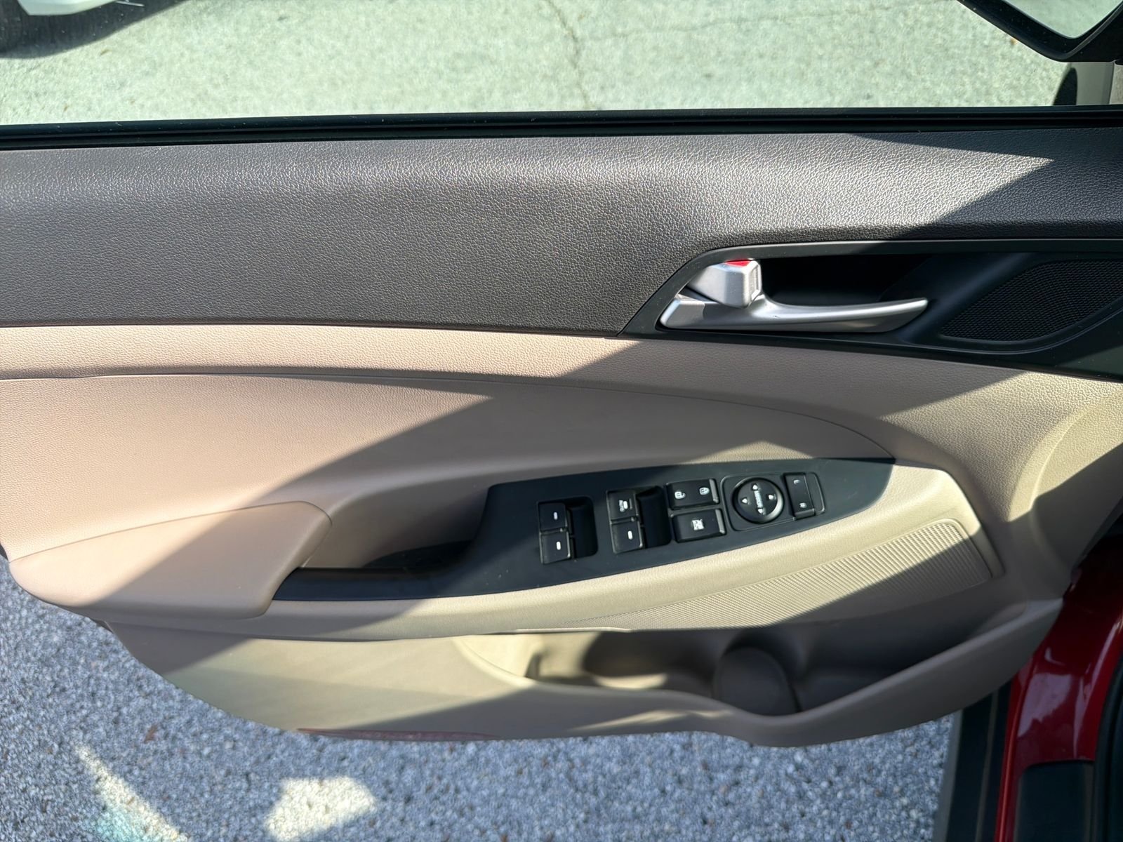 Used 2021 Crimson Hyundai Value image 25