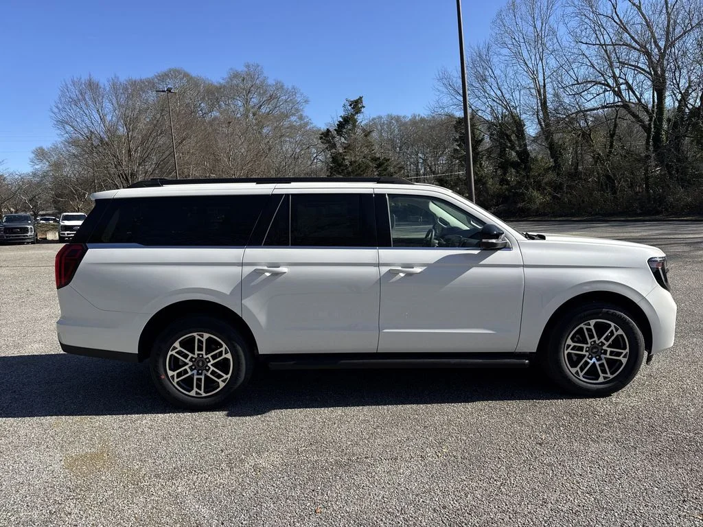 New 2026 Star White Metallic Tri-Coat Ford Active image 8