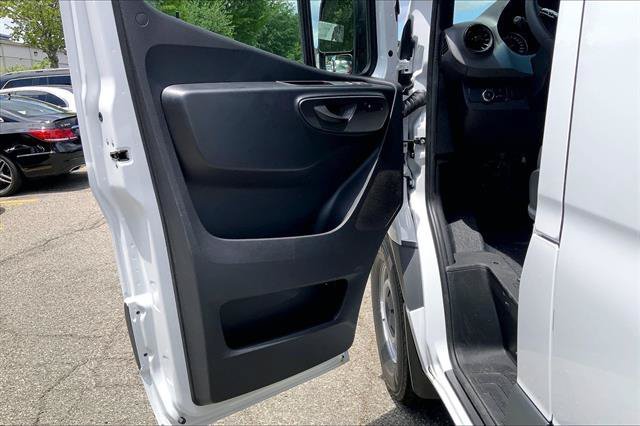 New 2026 Arctic White Mercedes-Benz Cargo 144 WB image 26