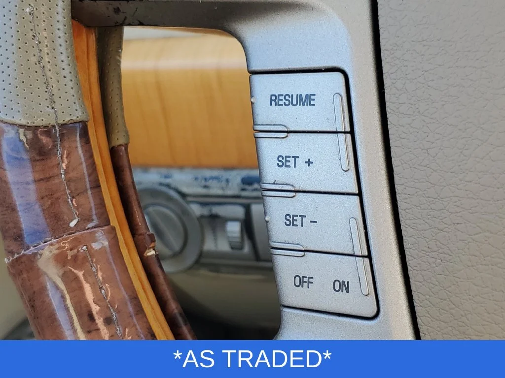 Used 2008 Beige Lincoln Base image 13
