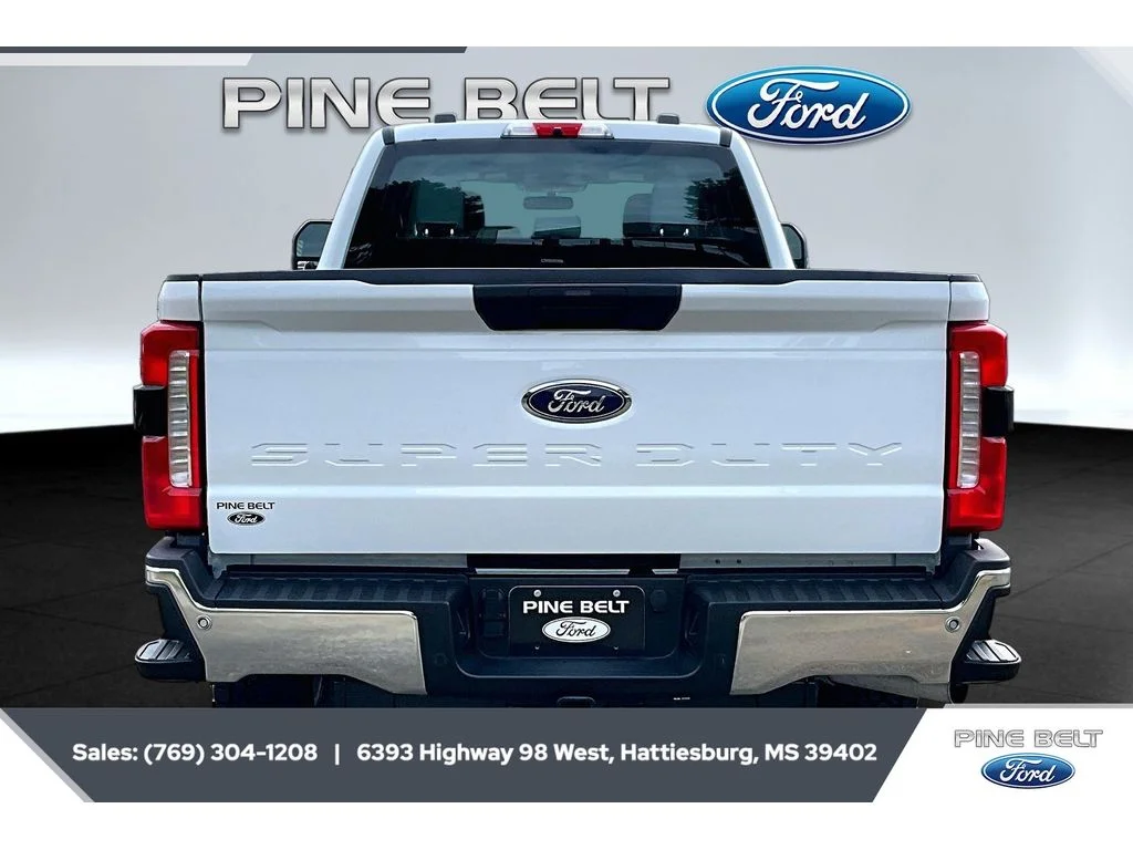 Used 2023 Oxford White Ford XLT image 4