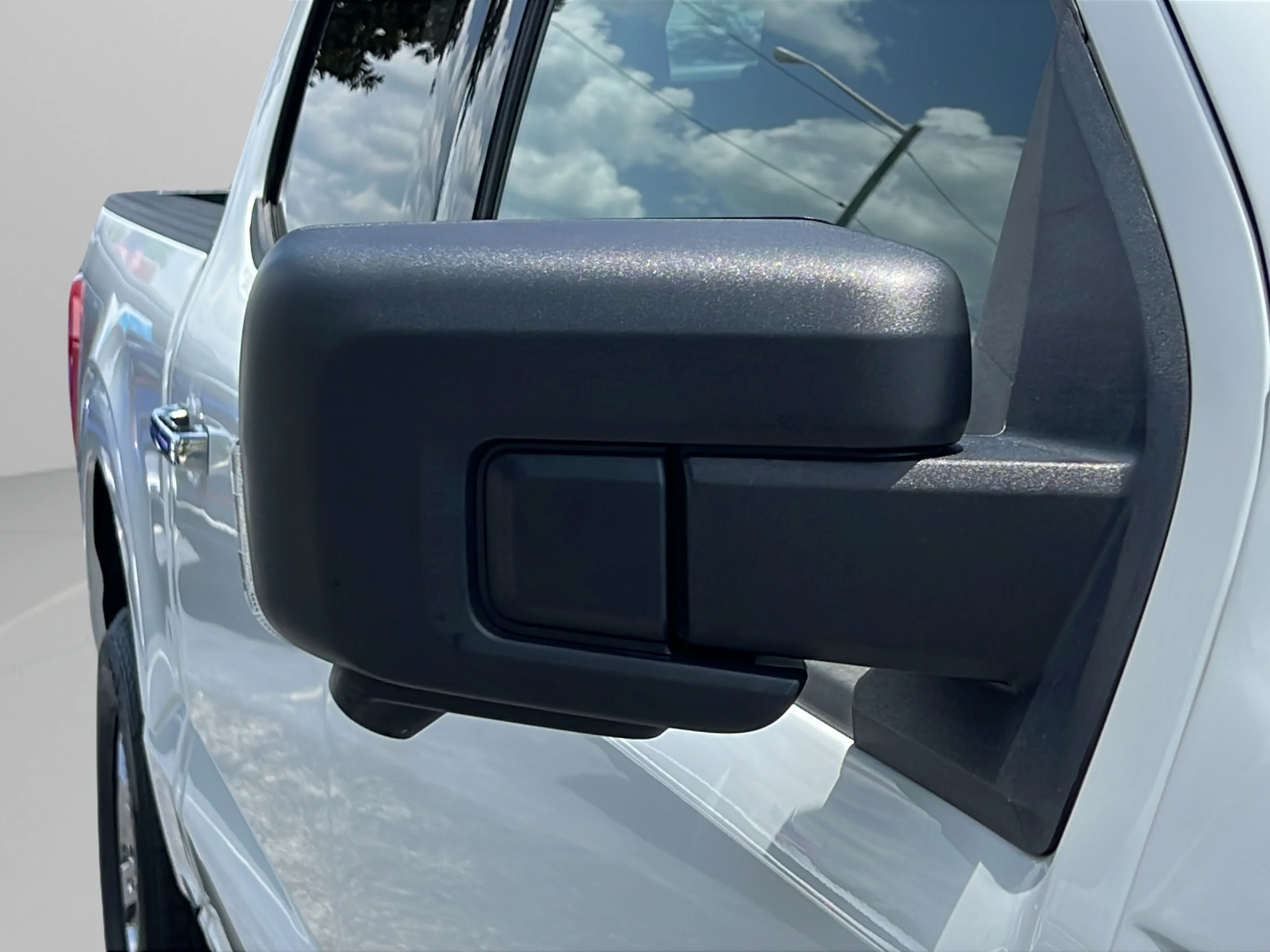Used 2023 Oxford White Ford XLT image 25