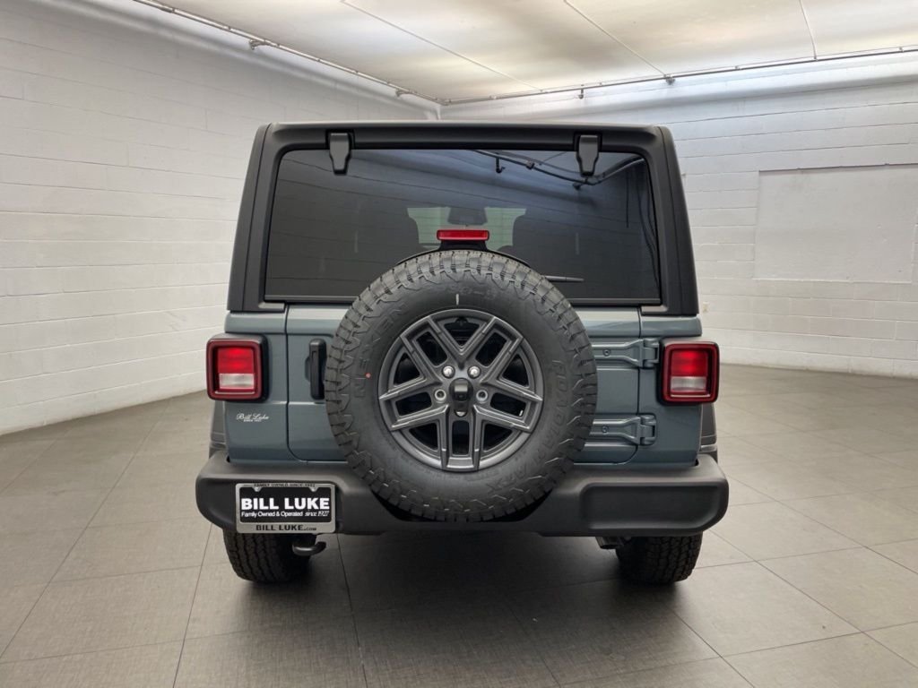 New 2026 Anvil Clear-Coat Exterior Paint Jeep Sport S image 4