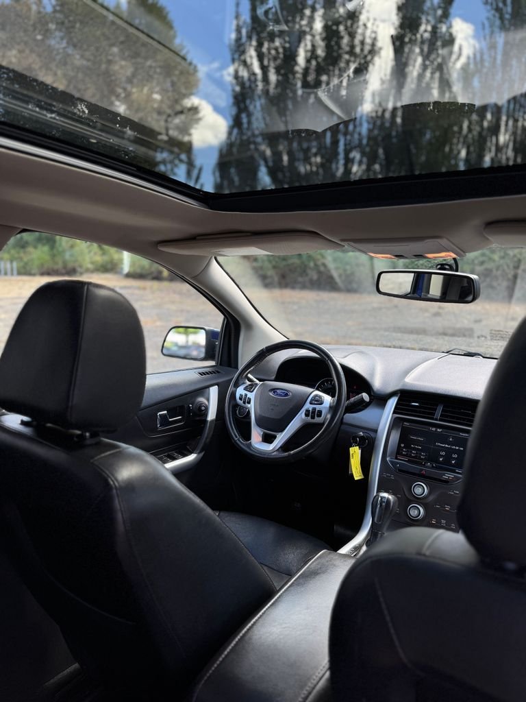 Used 2014 Blue Metallic Ford SEL image 28
