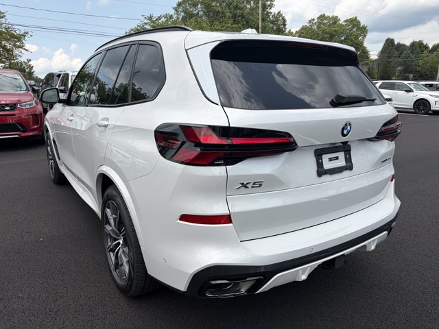 New 2026 Mineral White Metallic BMW xDrive40i image 5