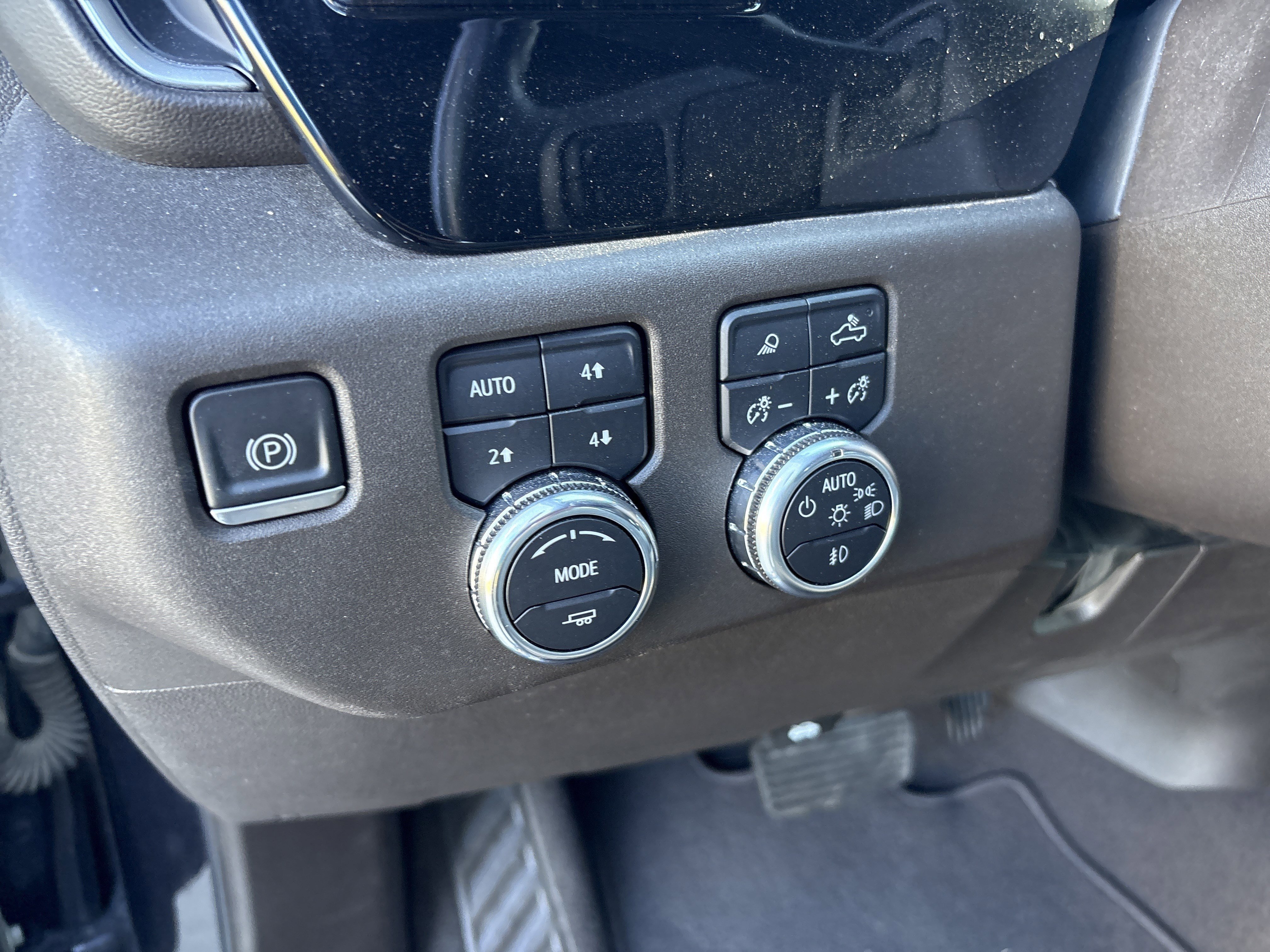 Used 2022 Titanium Rush Metallic GMC SLT image 16
