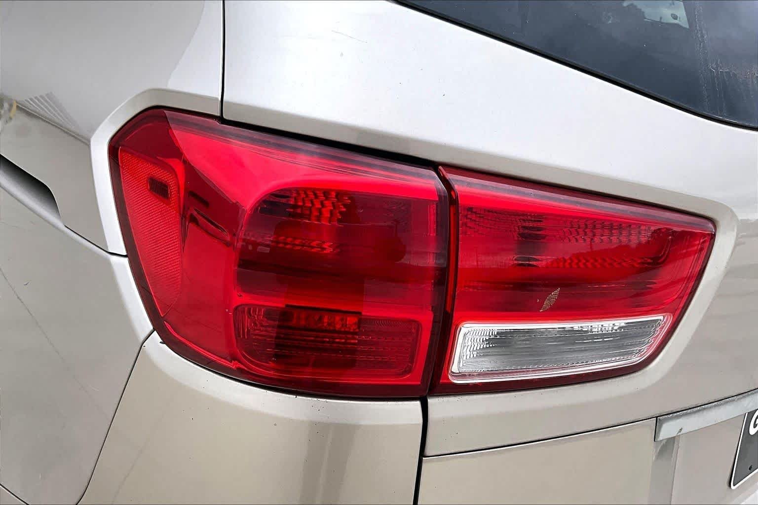 Used 2017 Beachwood Pearl Kia LX image 25