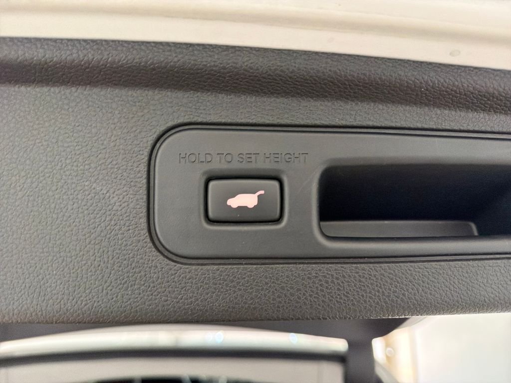 Used 2024  Honda EX-L image 35