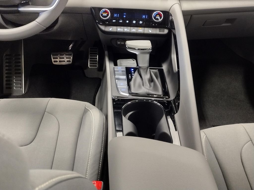 Used 2026 White Hyundai SEL Sport image 33