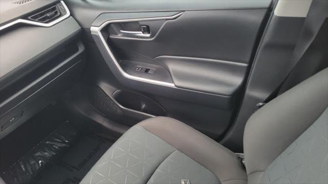 Certified Used 2025 RED MC. Toyota  image 13