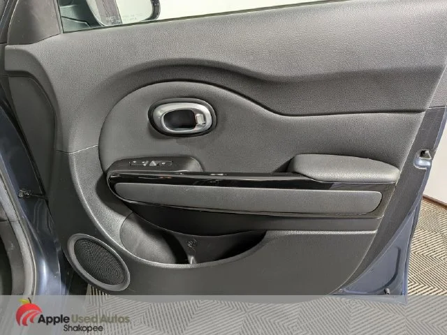 Used 2016 Blue Kia Exclaim image 37