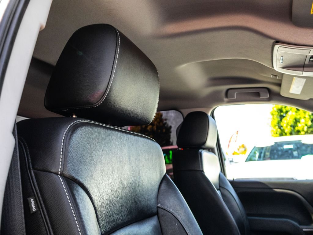 Used 2018 White GMC SLT image 23
