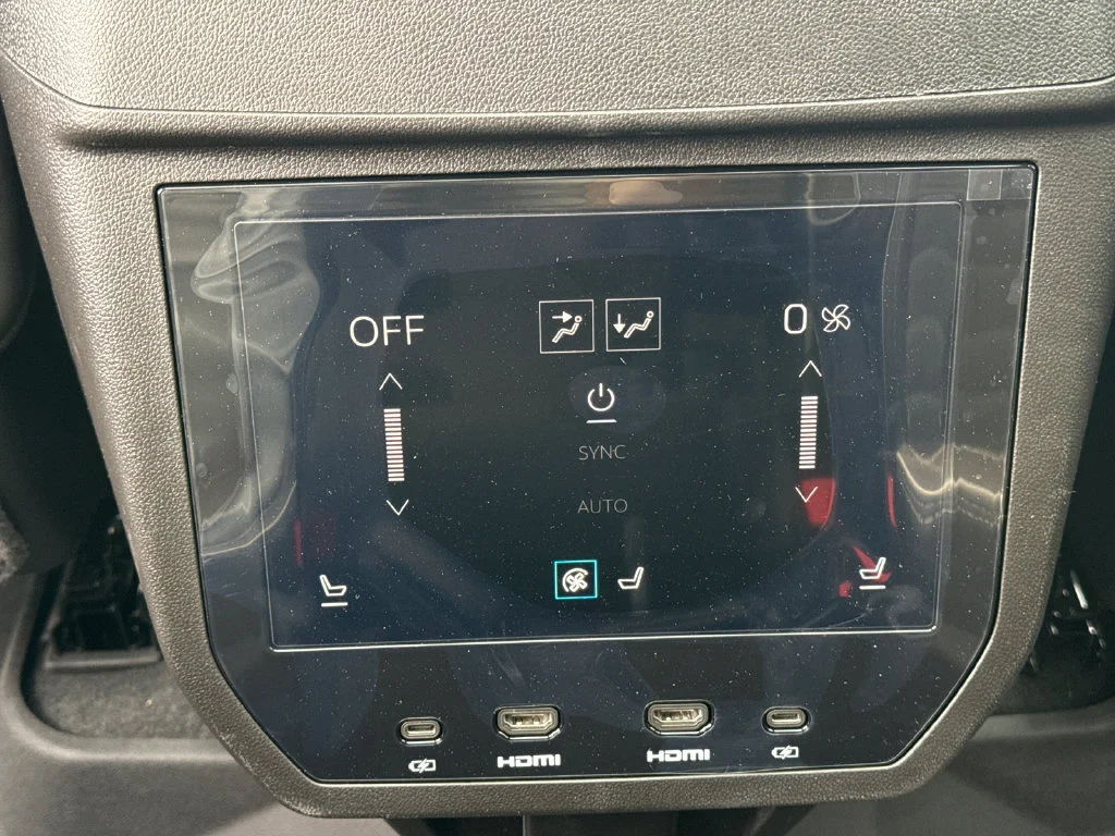 2026 GMC Yukon Denali Ultimate - Photo 31