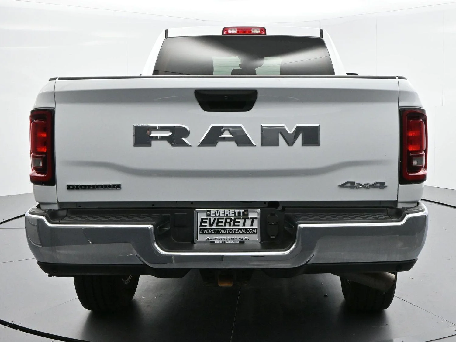 Used 2025 White Ram Big Horn image 6