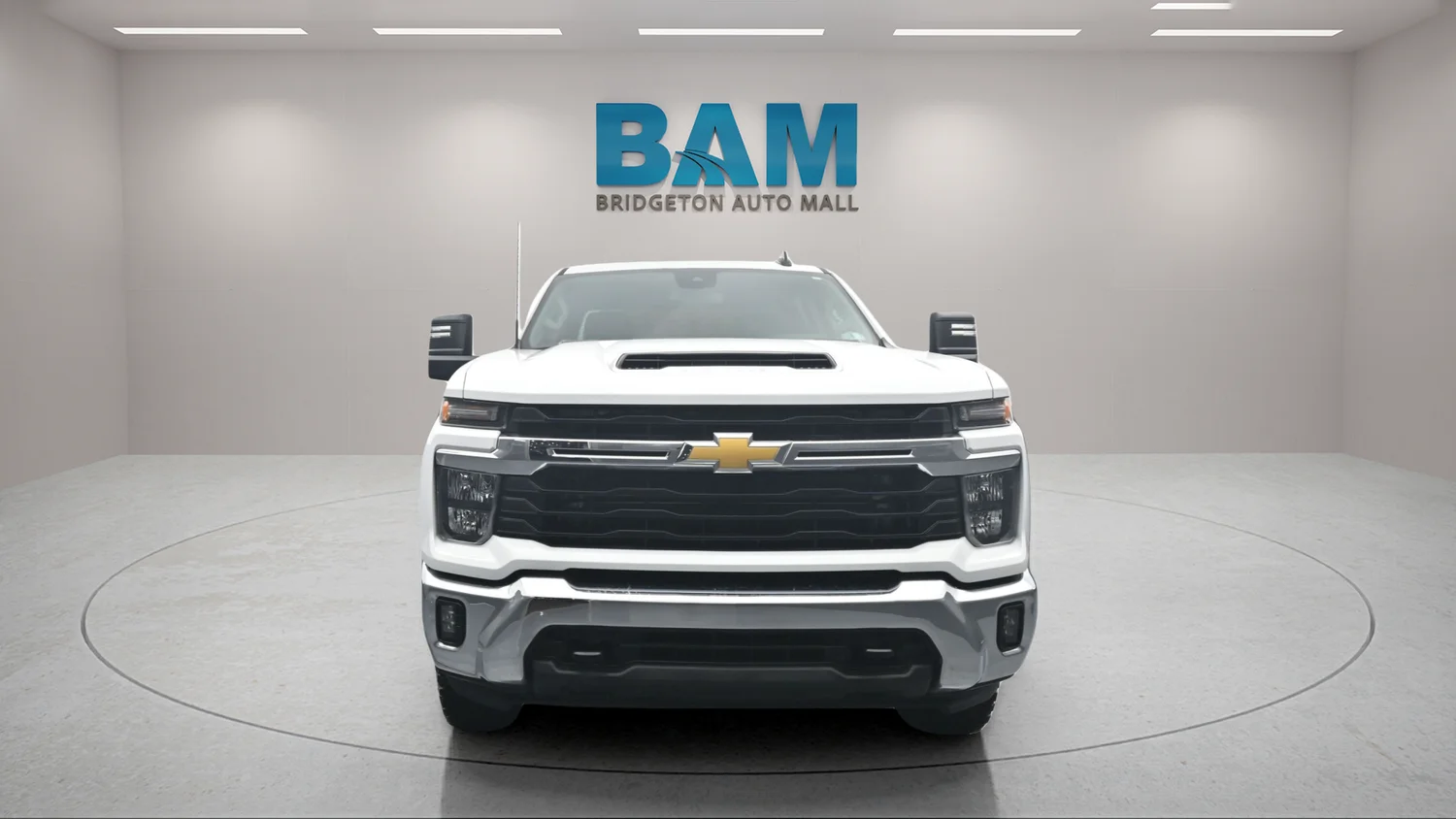 Used 2025 White Chevrolet LT image 2