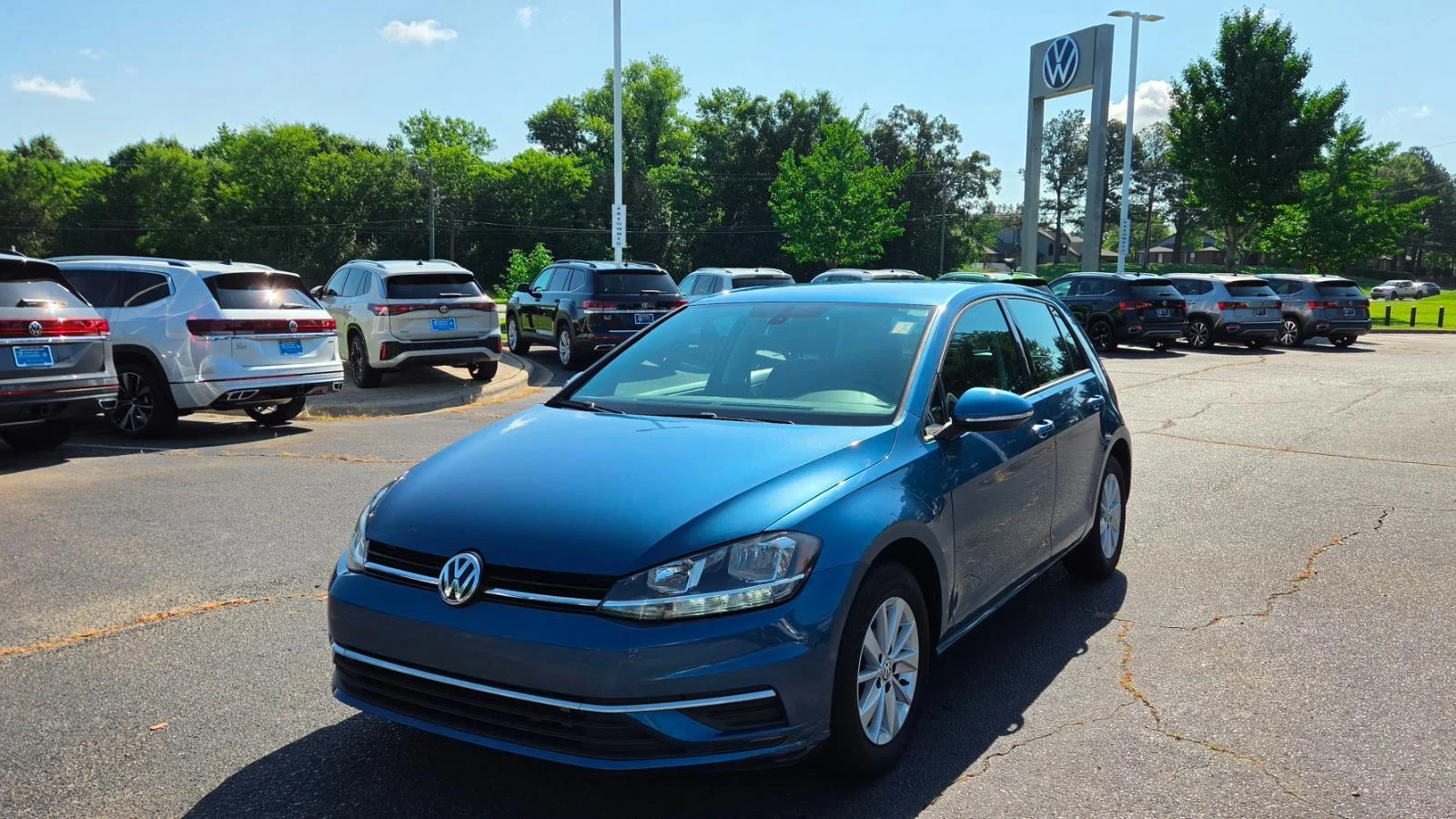 Used 2019 Silk Blue Metallic Volkswagen S image 9