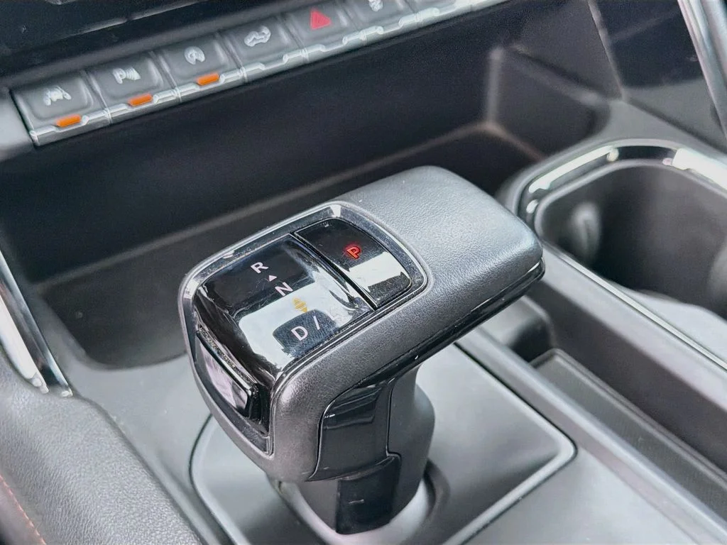Used 2023 Sterling Metallic GMC AT4 image 17