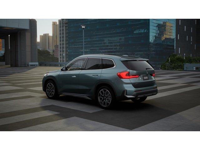 New 2027 Cape York Green Metallic BMW xDrive28i image 2
