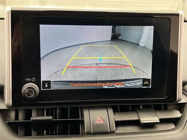 2024 Toyota RAV4 XLE - Photo 34