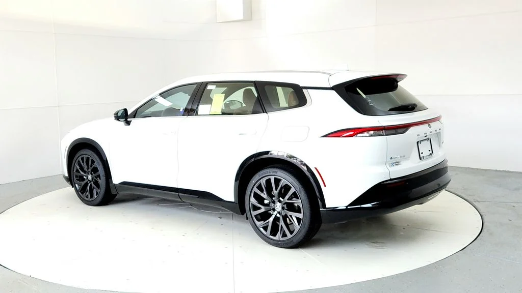 New 2026 Oxygen White Toyota Limited image 4