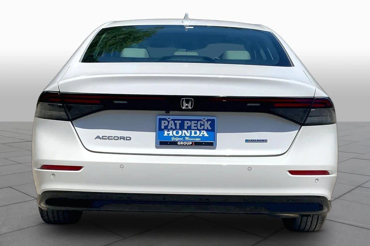 Used 2026 Platinum White Pearl Honda EX-L image 5