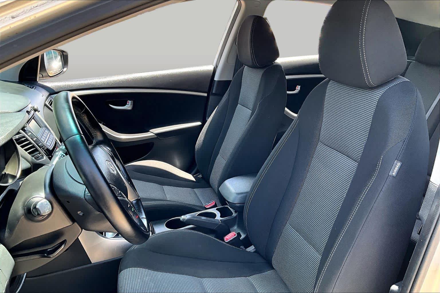 Used 2013 Shimmering Silver Hyundai  image 8