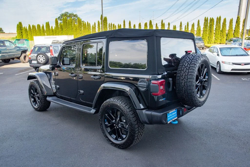 Used 2022 Black Clearcoat Jeep Unlimited Sahara 4xe image 10